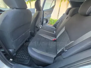 Nissan Kicks 2024 Gris