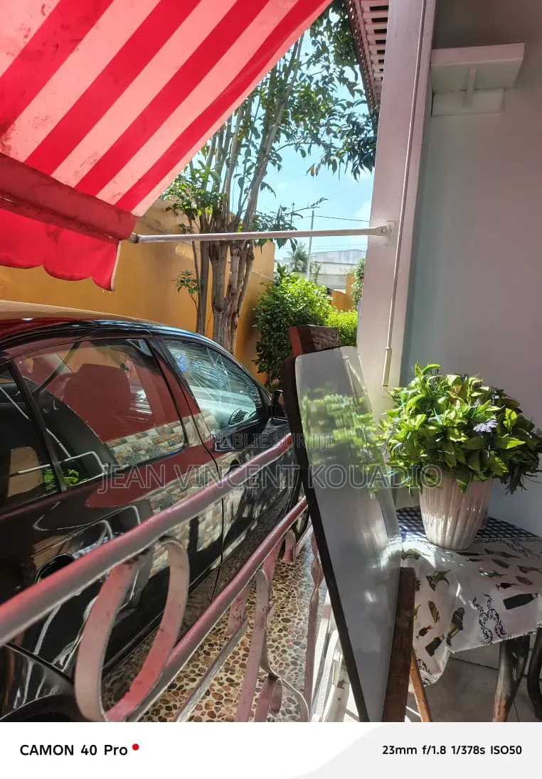 Meublé 5chbre Villa dans Propriétaire Privé, Cocody à Vendre