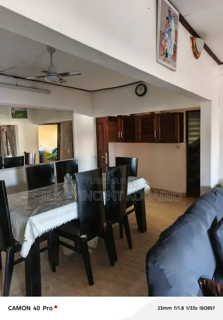 Meublé 5chbre Villa dans Propriétaire Privé, Cocody à Vendre