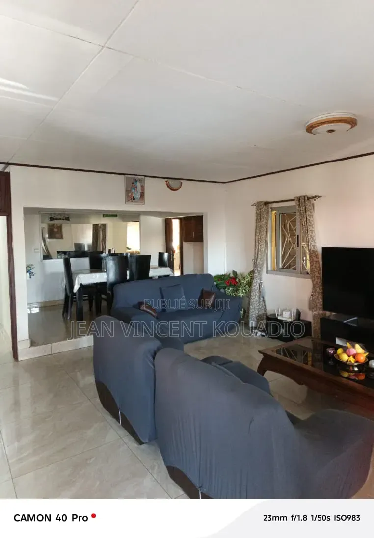 Meublé 5chbre Villa dans Propriétaire Privé, Cocody à Vendre