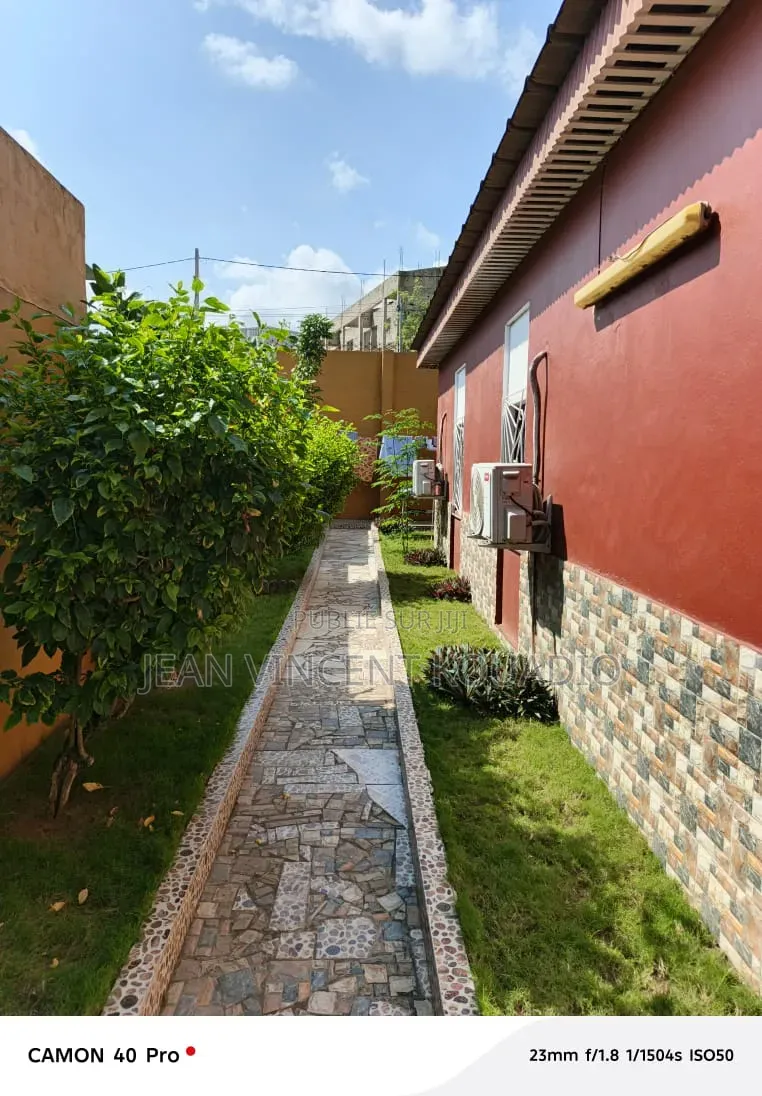 Meublé 5chbre Villa dans Propriétaire Privé, Cocody à Vendre