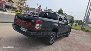 Mitsubishi L200 2013 Noir