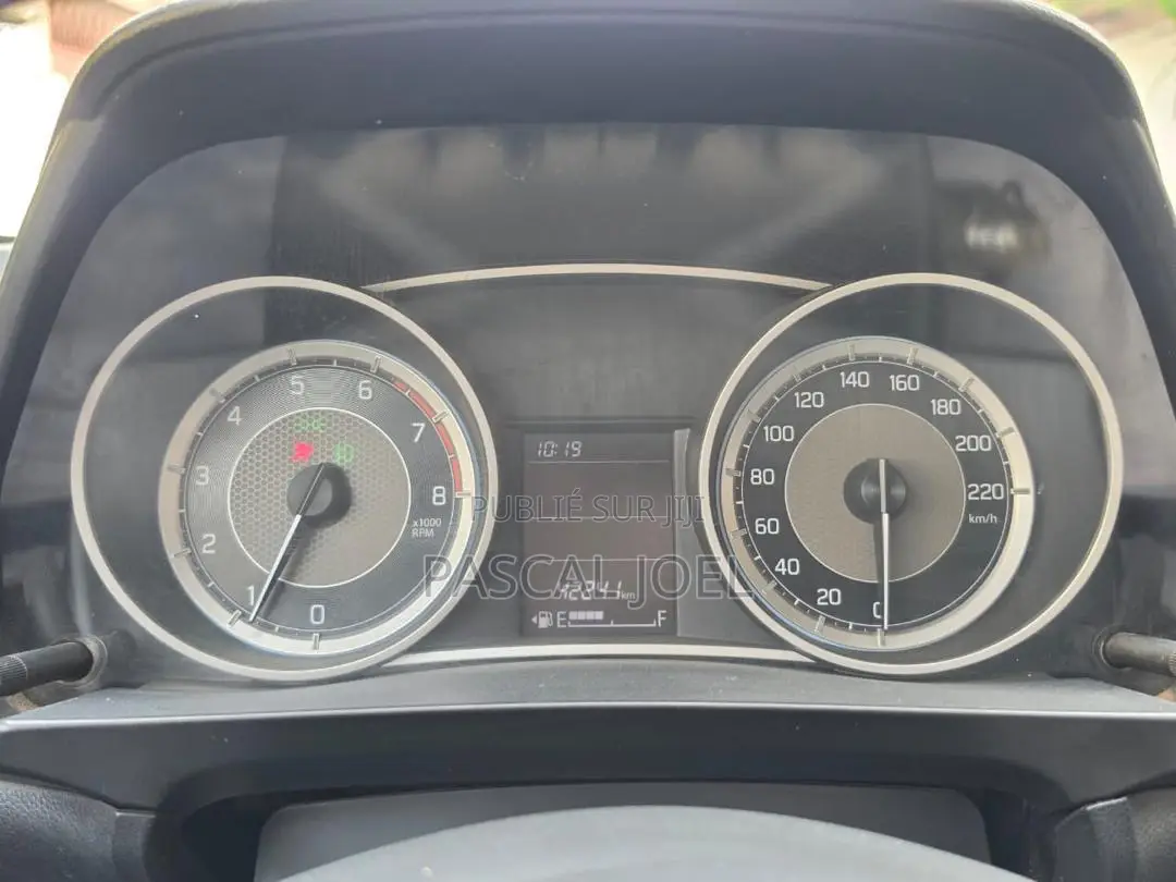 Suzuki Dzire 2023 Blanc