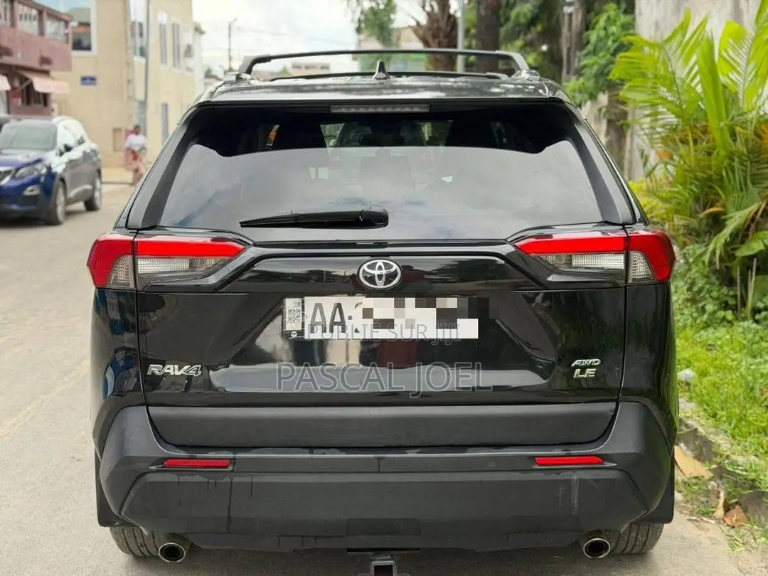 Toyota RAV4 2021 Noir