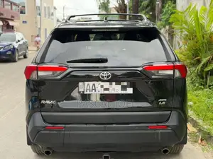 Toyota RAV4 2021 Noir