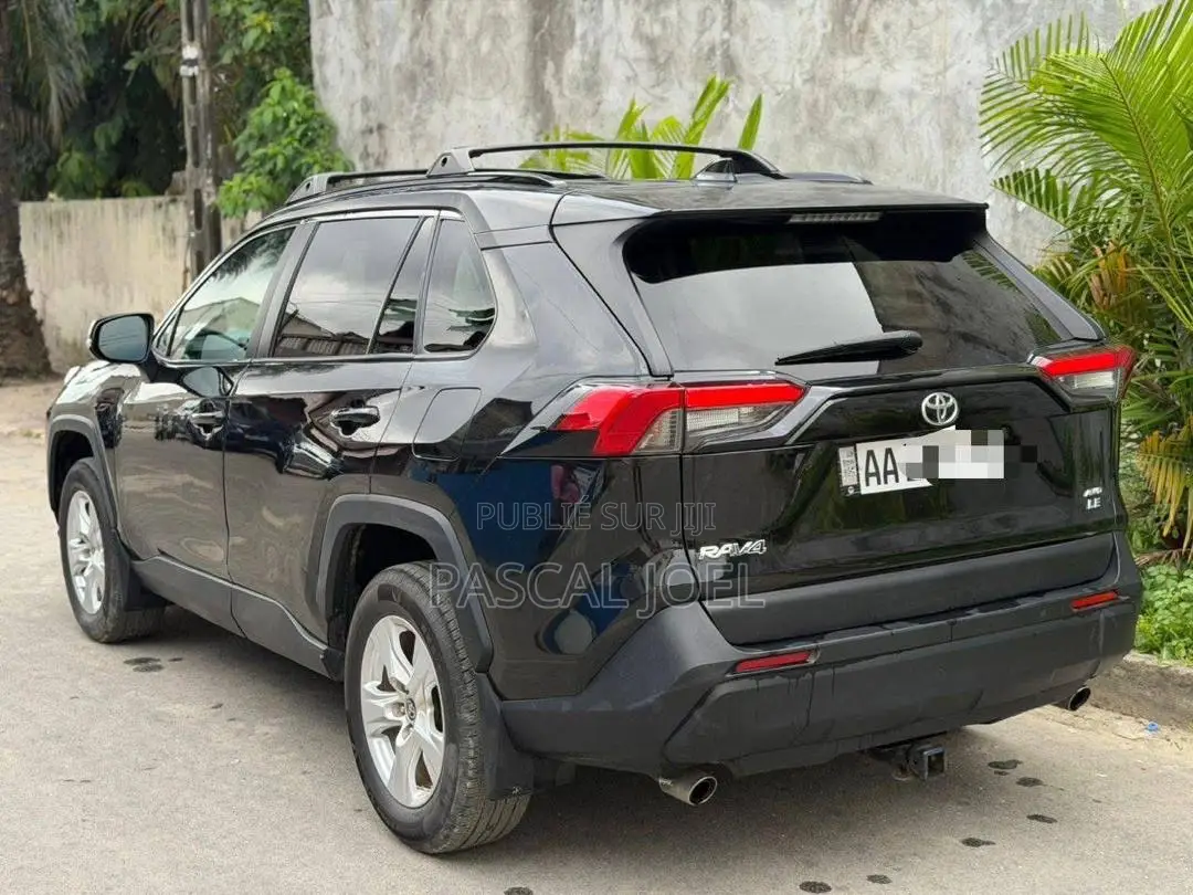 Toyota RAV4 2021 Noir