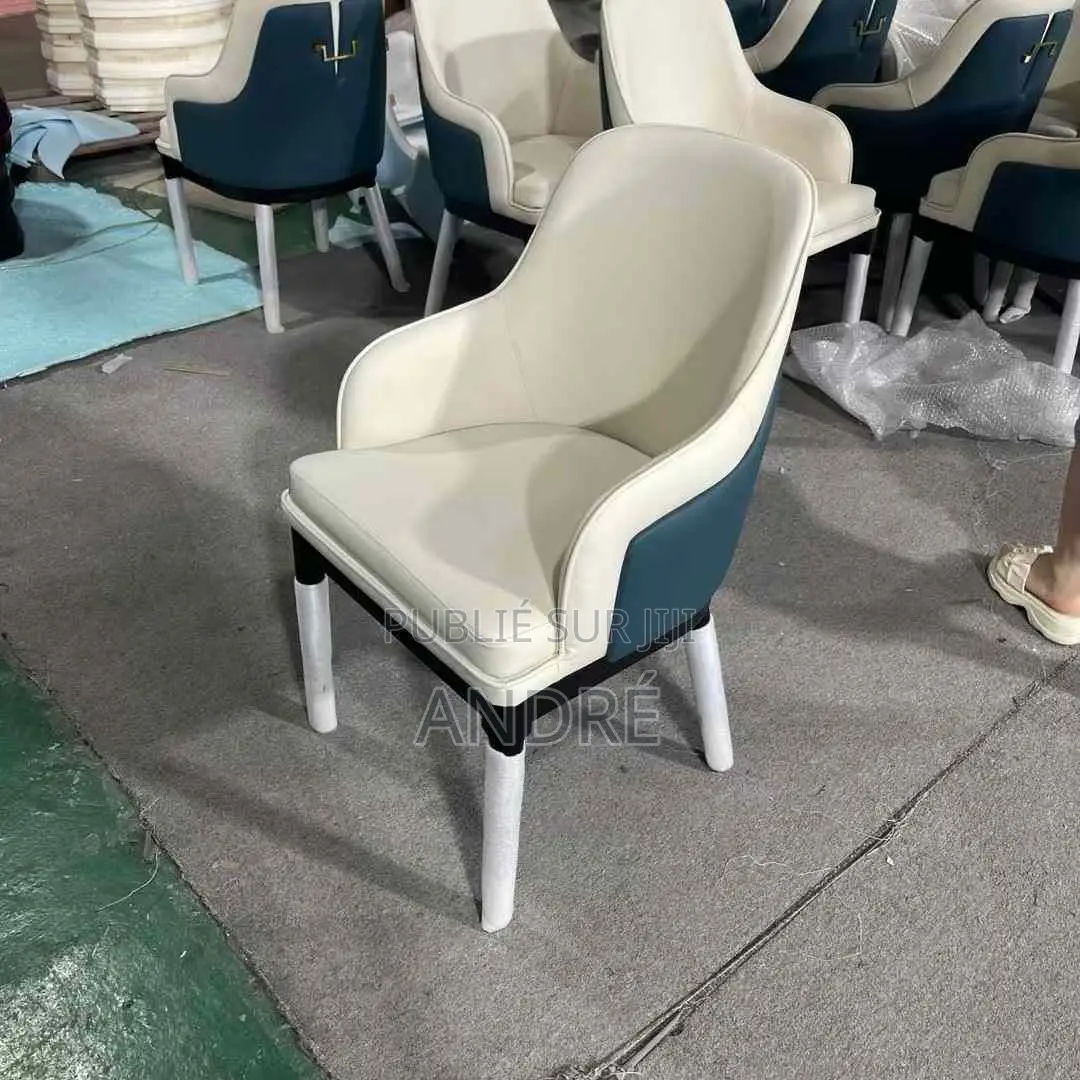 Chaise De Très Bonne Qualité