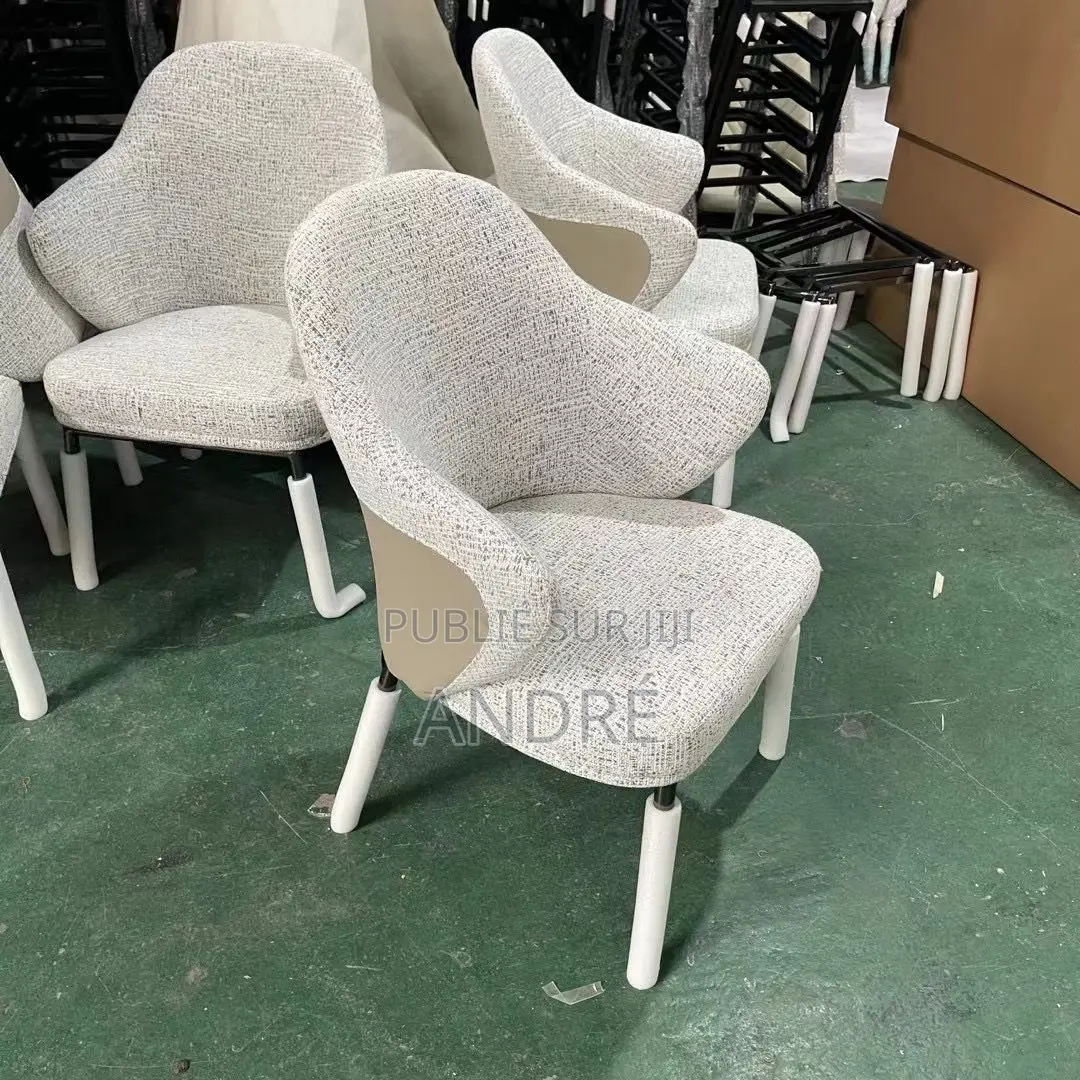 Chaise De Très Bonne Qualité