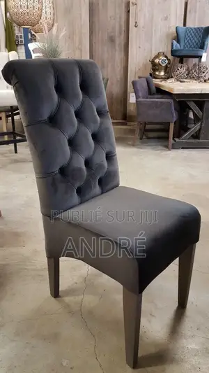 Chaise De Très Bonne Qualité