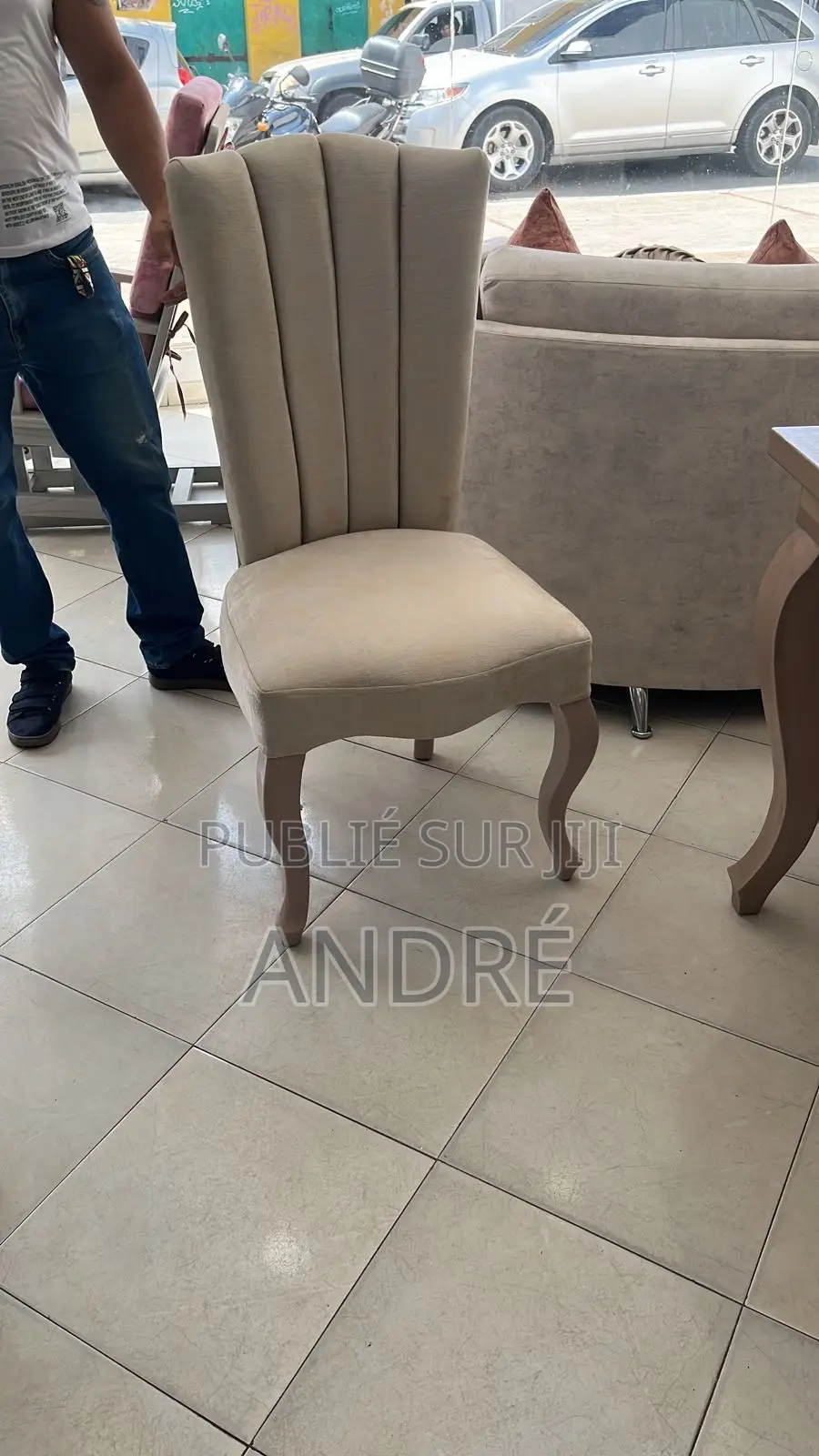 Chaise De Très Bonne Qualité