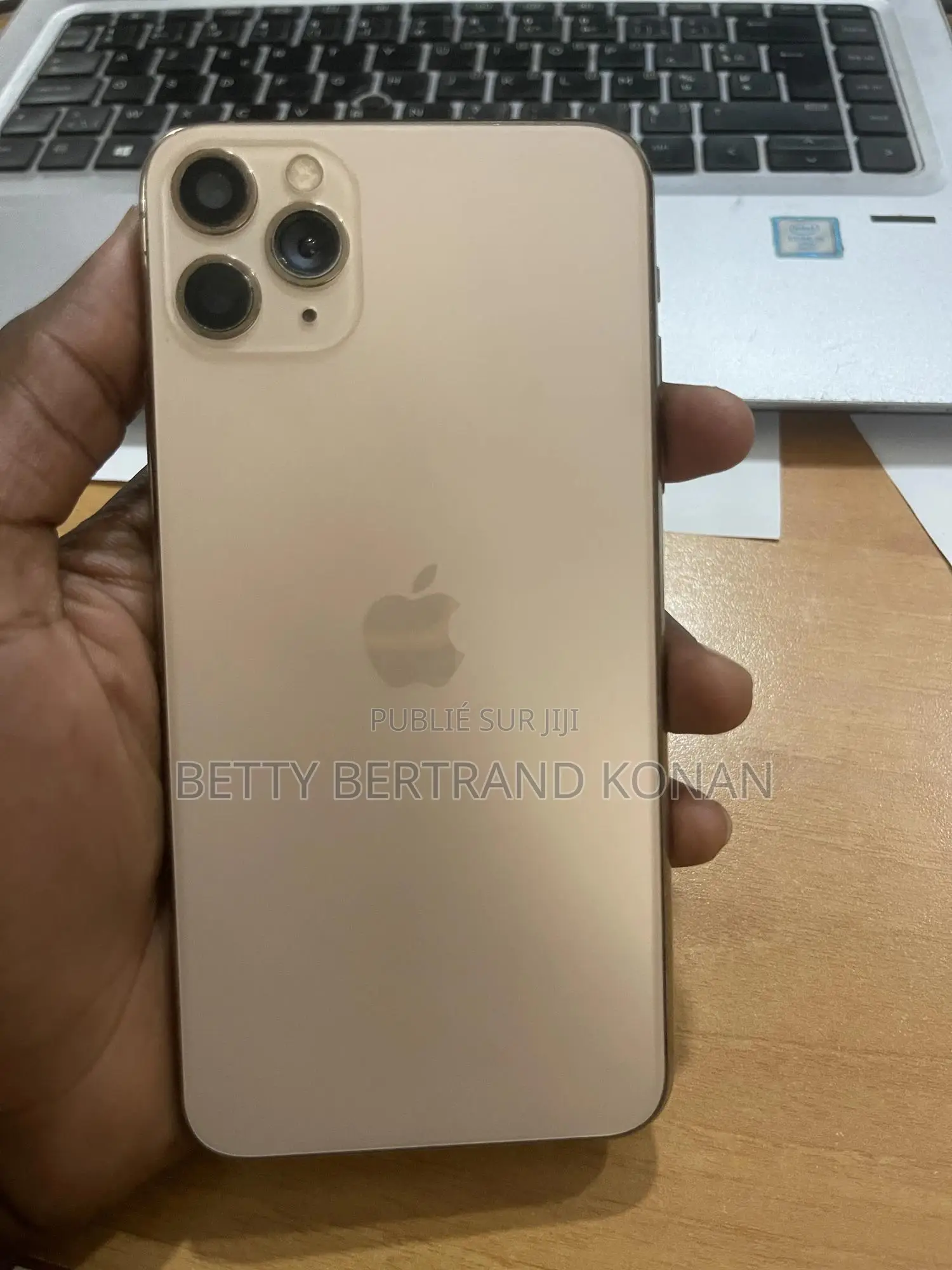 Apple iPhone 11 Pro Max 64 GB Doré
