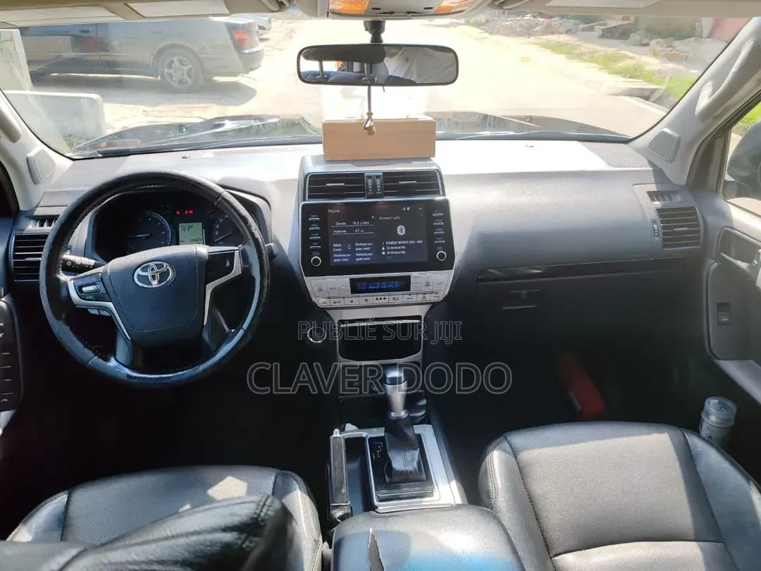 Toyota Land Cruiser Prado 2023 Noir