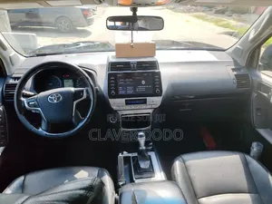 Toyota Land Cruiser Prado 2023 Noir