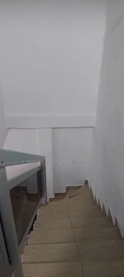 4chbre Villa dans Cocody à Vendre