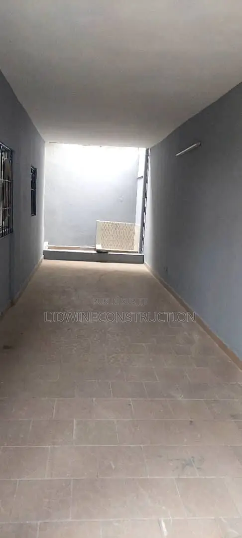 4chbre Villa dans Cocody à Vendre