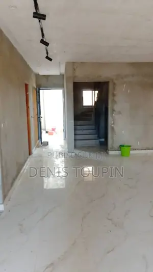 Duplex 6 Chambres+ Terrain Nu