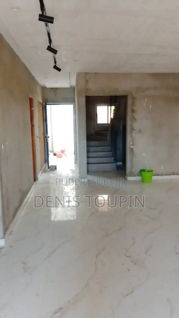 Duplex 6 Chambres+ Terrain Nu