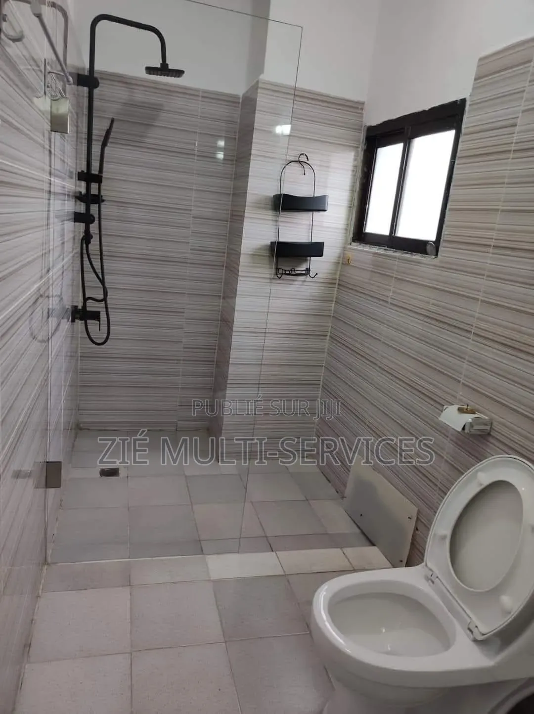 Meublé 4chbre Appartement dans Zié Multi-Service, Cocody à Vendre