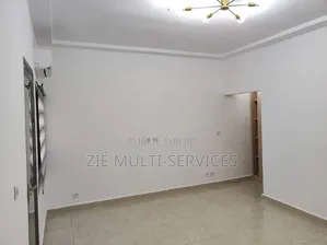 5chbre Duplex dans Zié Multi-Service, Cocody à Vendre