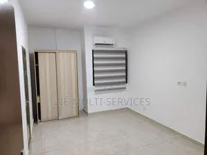 5chbre Duplex dans Zié Multi-Service, Cocody à Vendre