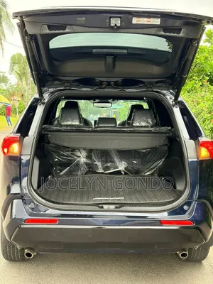 Toyota RAV4 XLE 2022 Bleu