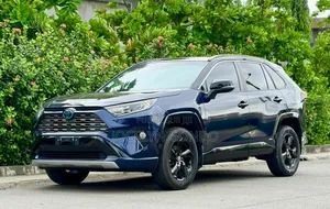 Toyota RAV4 XLE 2022 Bleu