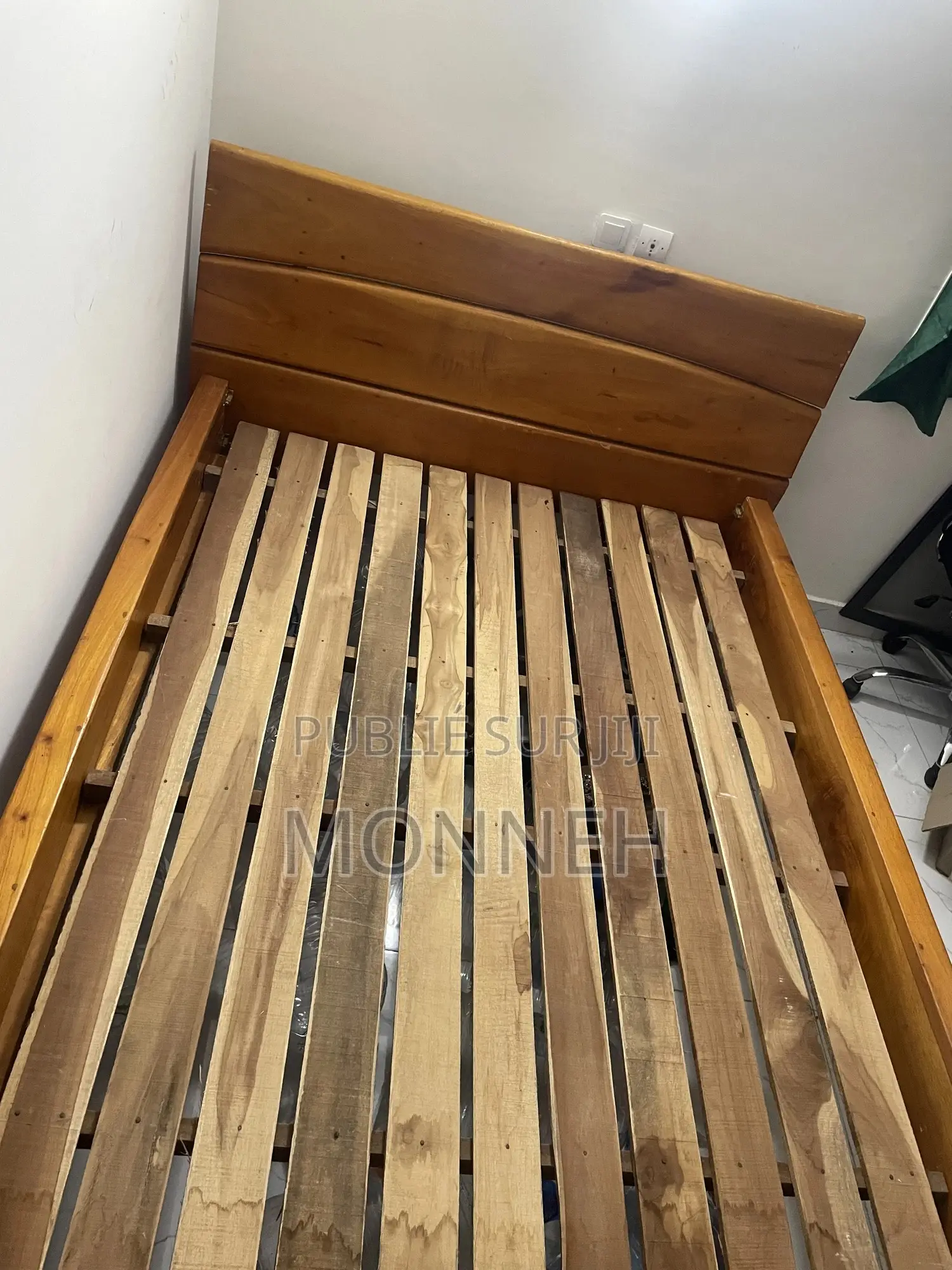 Lit en Bois Massif Très Solide Sans Matelas