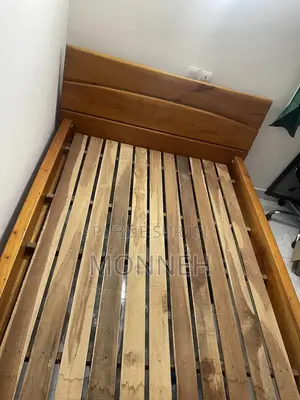 Lit en Bois Massif Très Solide Sans Matelas