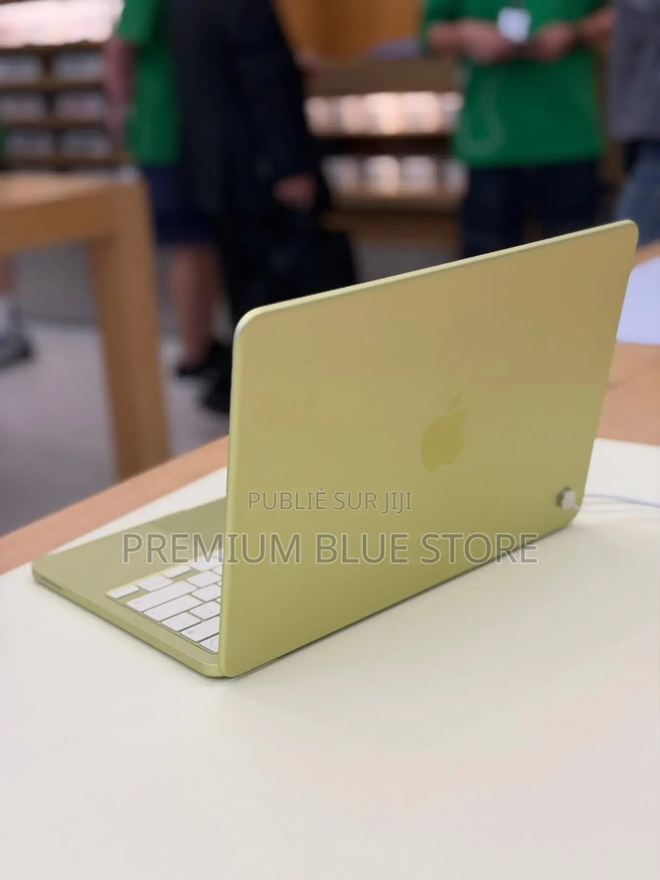 Nouveau Apple MacBook Neo 2026 16GB Intel Core M3 SSD 256GB