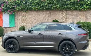 Jaguar F-Pace P400 R-Dynamic S 2022 Gris