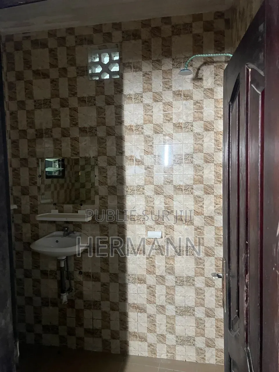 5chbre Maison dans Yopougon à Vendre