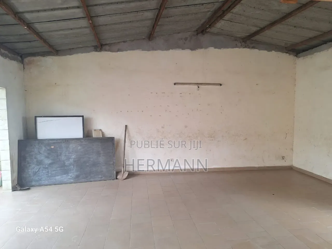 5chbre Maison dans Yopougon à Vendre