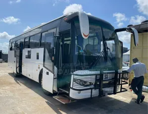 Nouveau Autobus 2025 Blanc