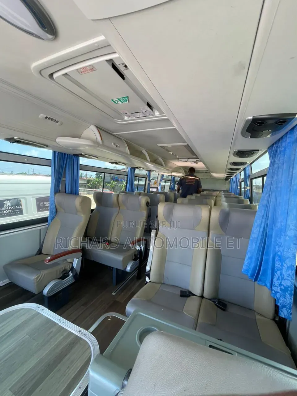 Nouveau Autobus 2025 Blanc