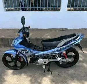 Nouveau KTM Duke 125 2025 Argenté