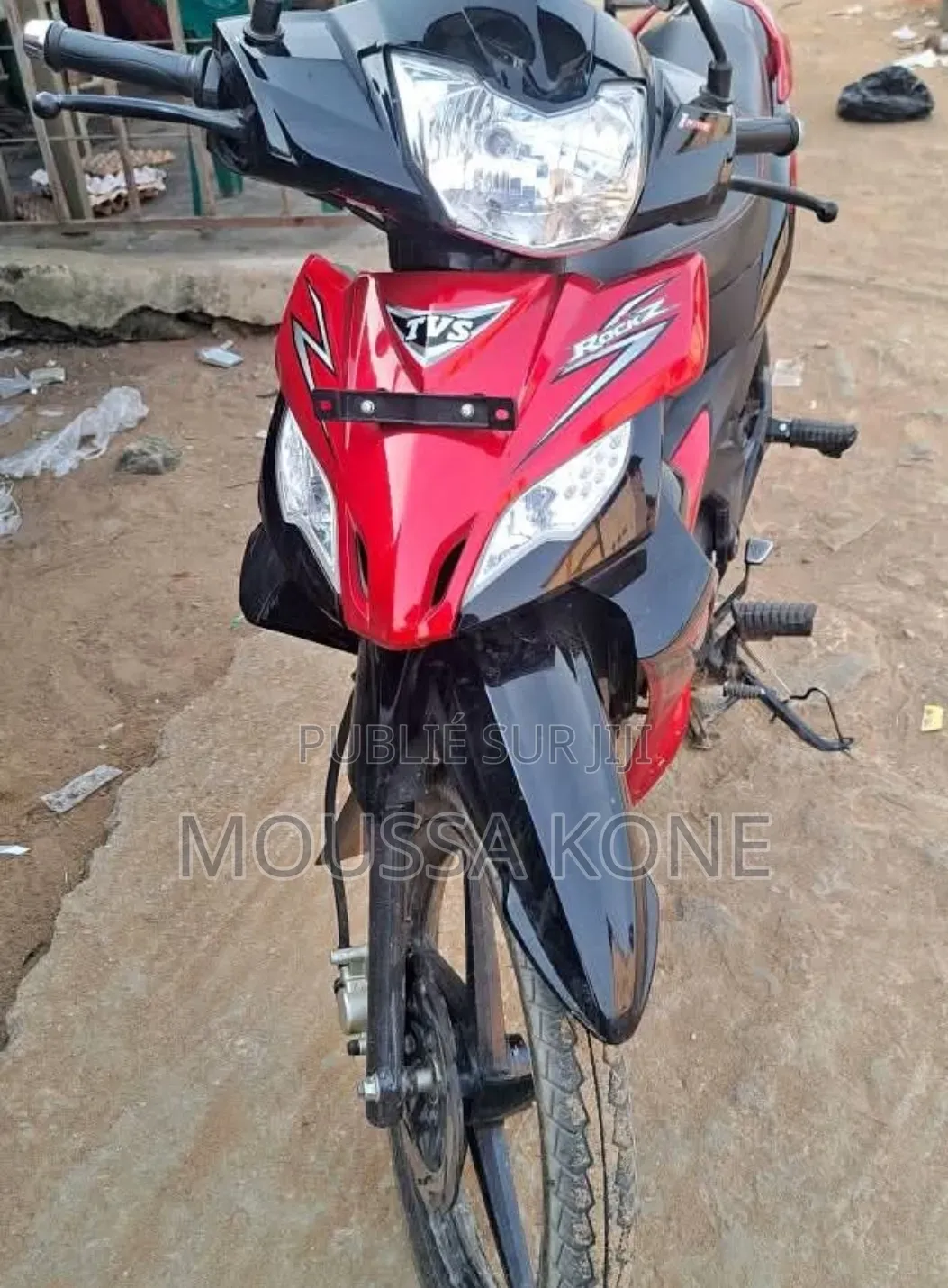 Nouveau TVS Apache 180 RTR 2025 Bleu