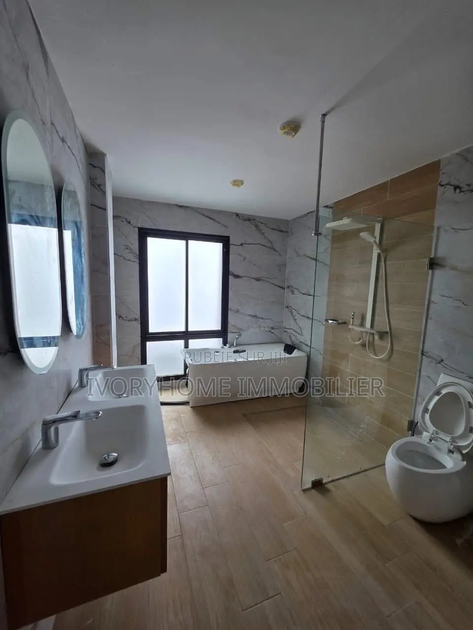 5chbre Villa dans Cocody à Louer