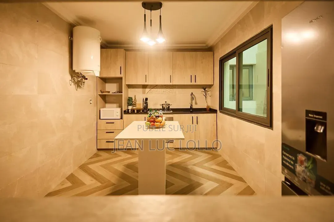 Meublé 1chbre Appartement dans Lollo, Cocody à Louer