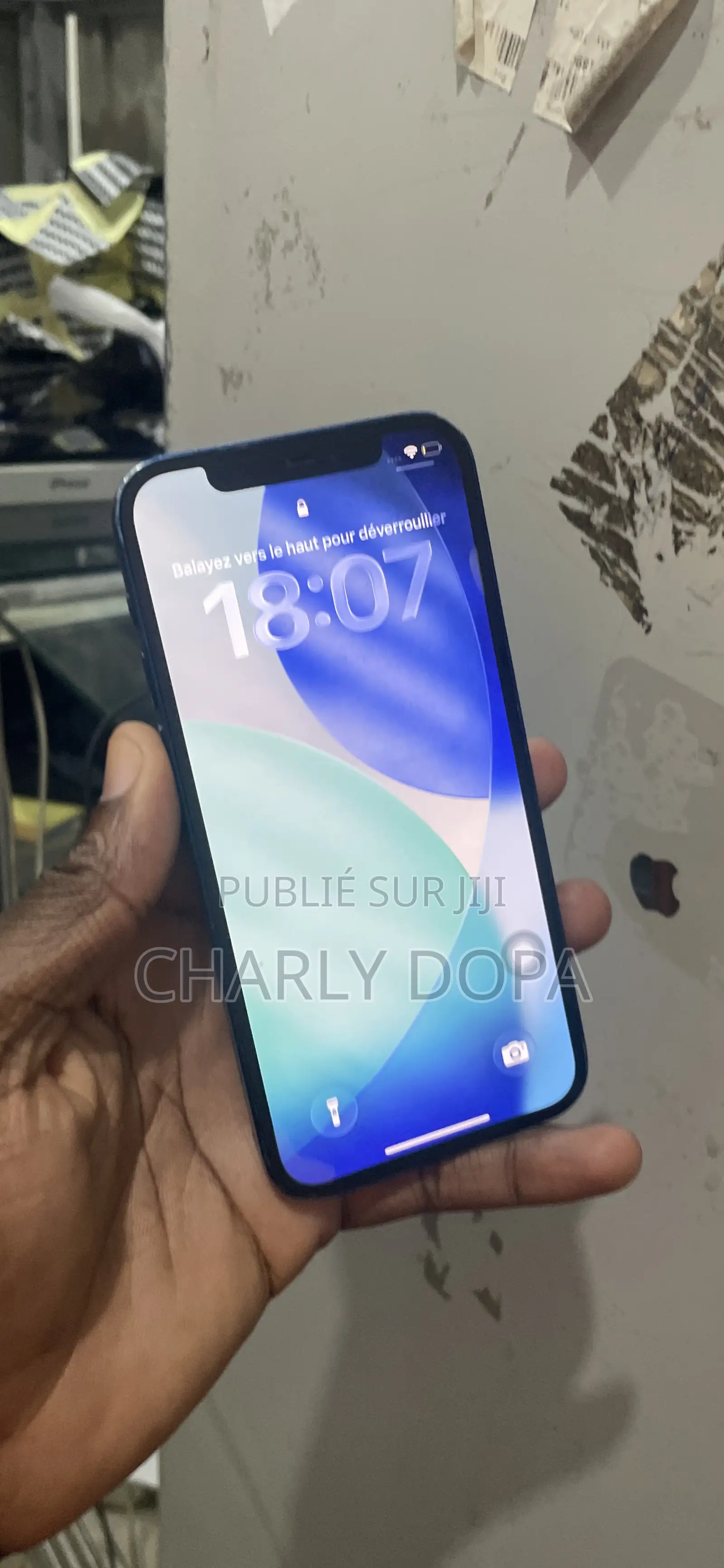 Apple iPhone 12 64 GB Bleu