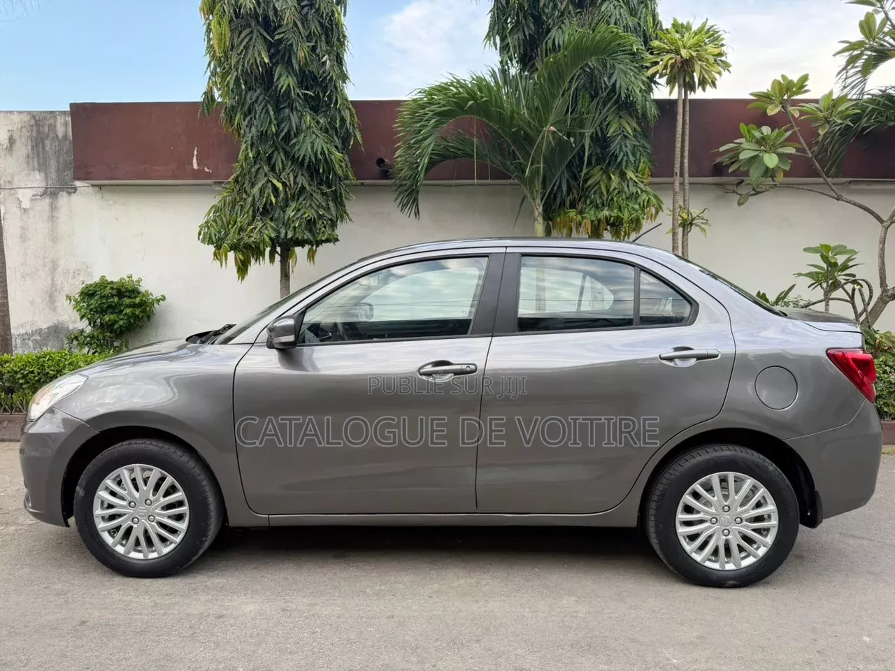 Suzuki Dzire 2024 Gris