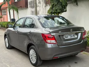 Suzuki Dzire 2024 Gris