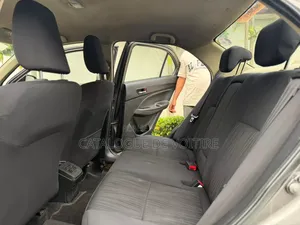 Suzuki Dzire 2024 Gris