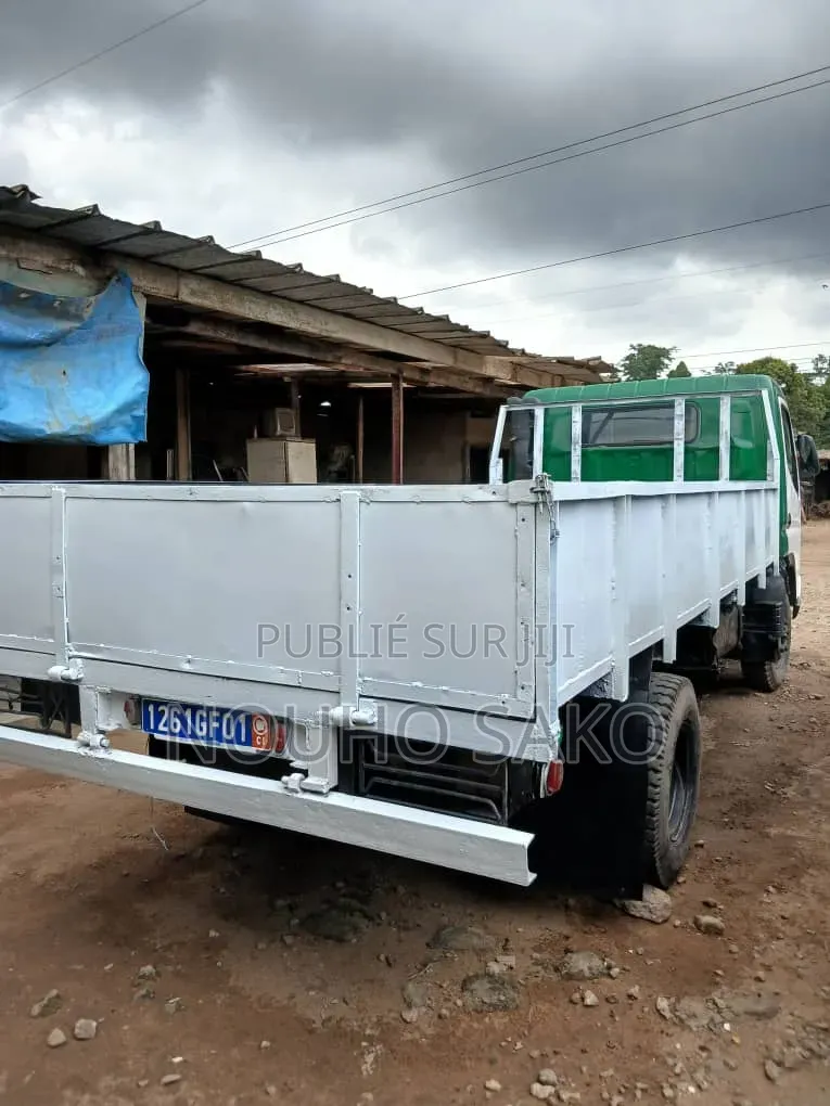 Mitsubishi Fuso 2015