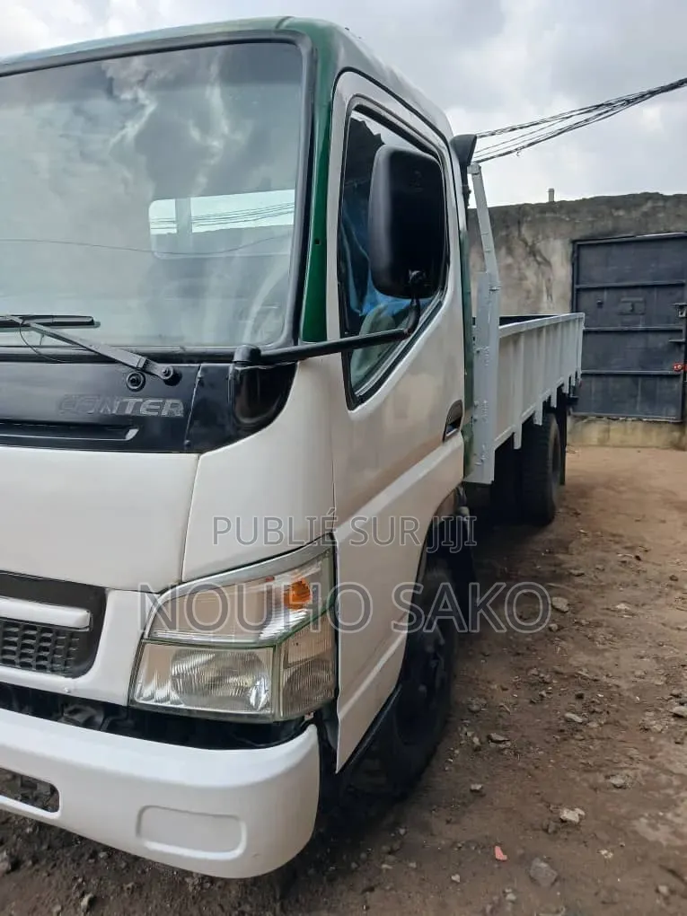 Mitsubishi Fuso 2015