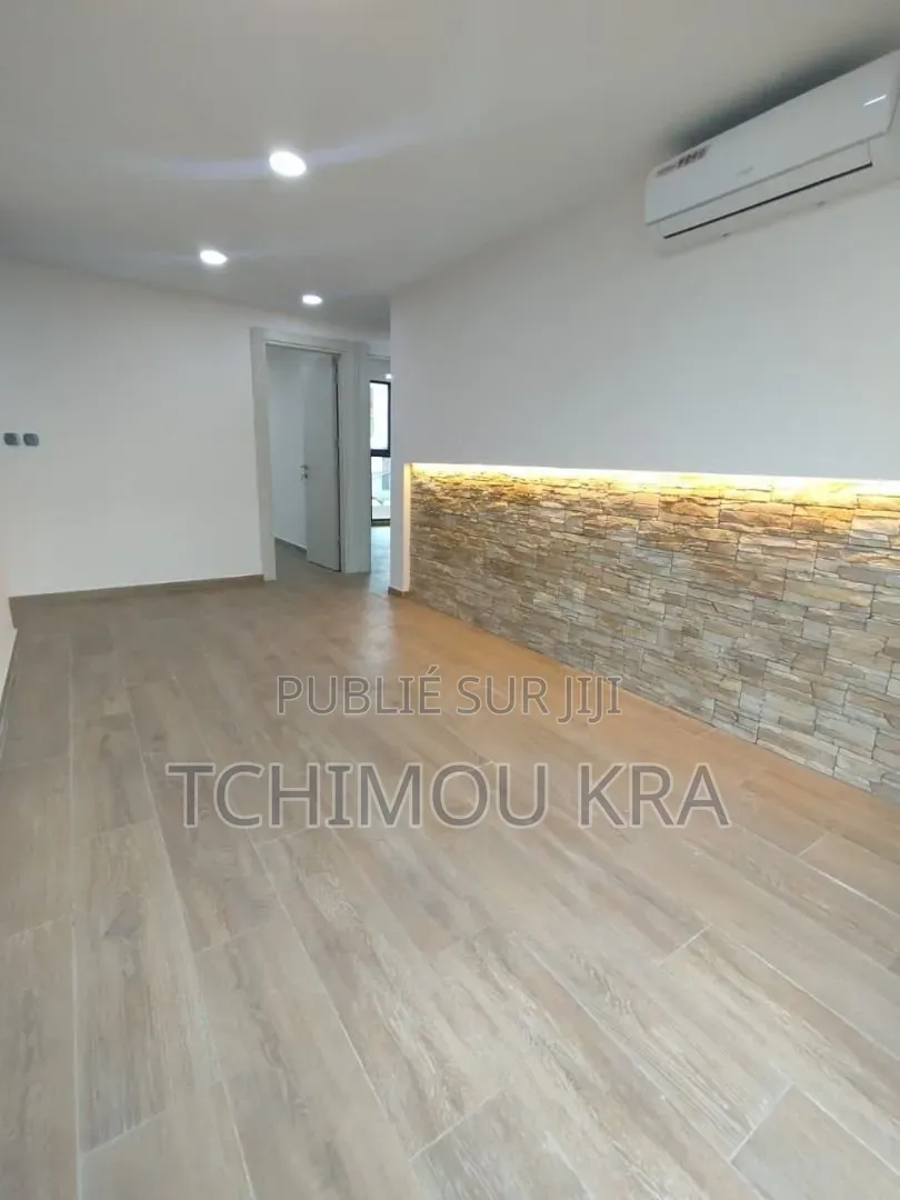 3chbre Appartement dans Adjamé à Louer