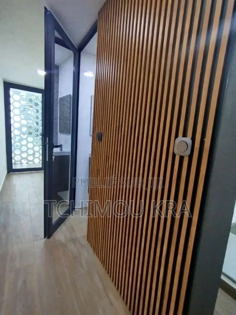 3chbre Appartement dans Adjamé à Louer