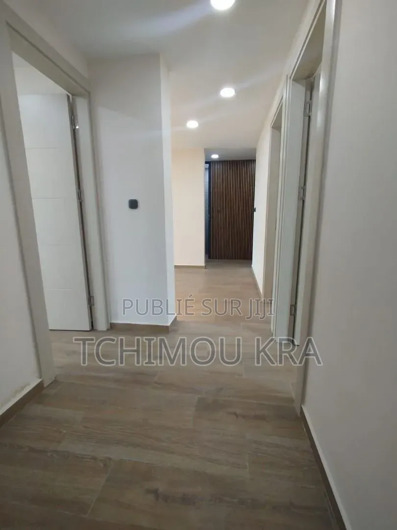 3chbre Appartement dans Adjamé à Louer