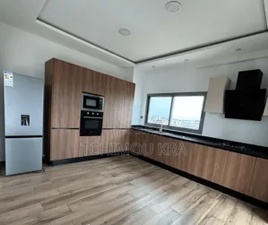 3chbre Appartement dans Mr Tchimou, Cocody à Louer