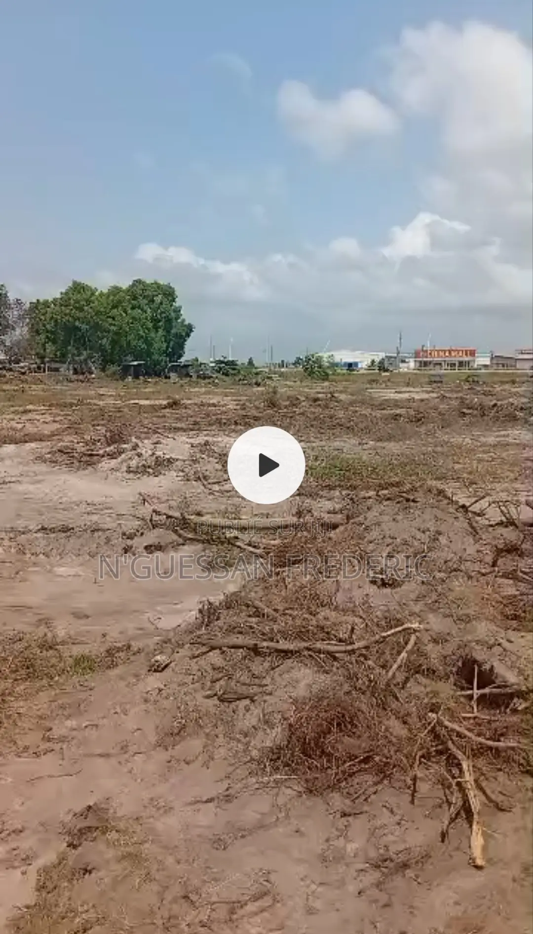 2 Magasins Collé De 100m2 À Louer Marcory Zone 4 Bordure Du Goudron