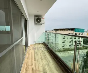 3chbre Appartement dans Mr Tchimou, Cocody à Louer